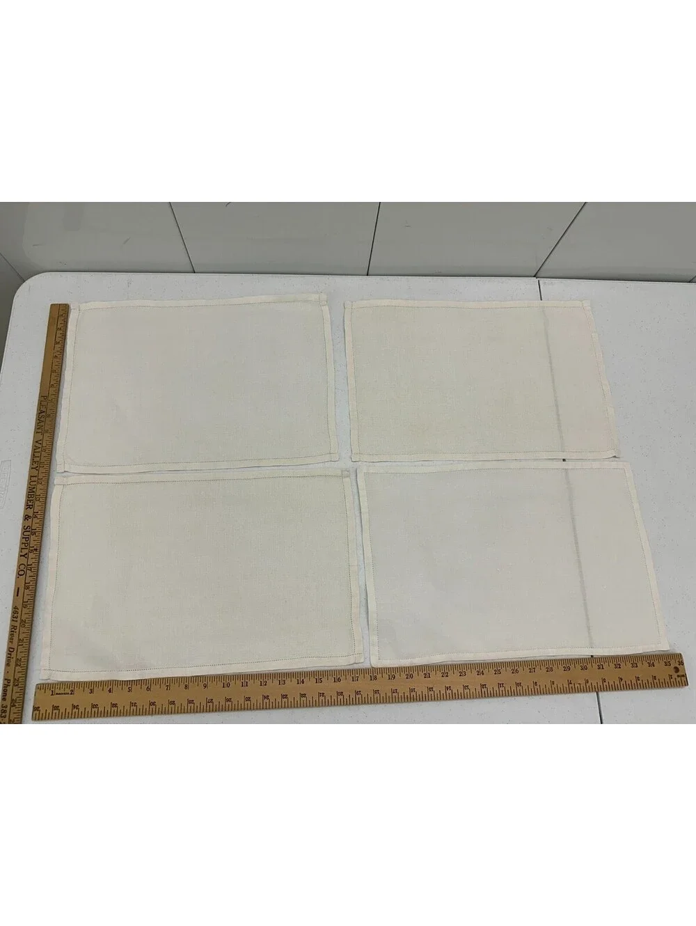 Vintage Cream White 4 Placemats 4 Napkins Linen? Cotton? Border